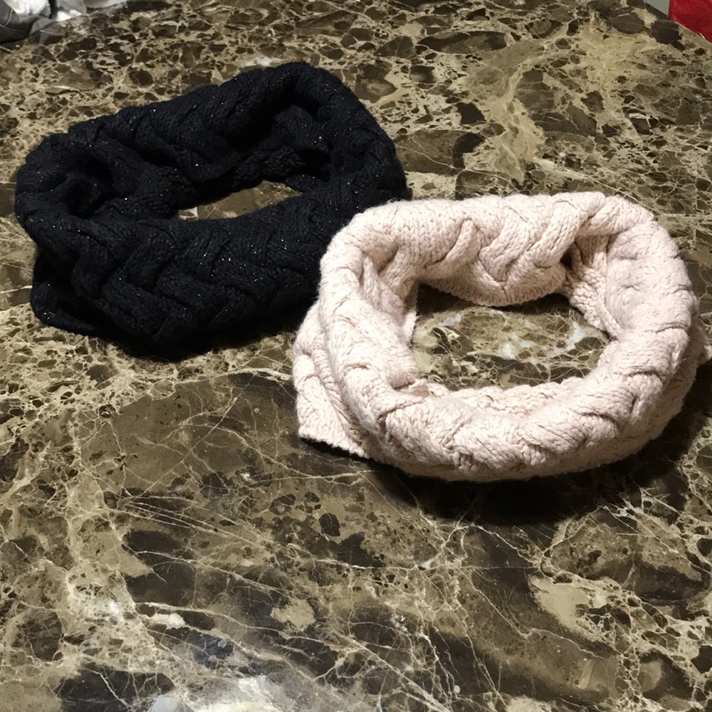 ✨Bundle✨2 Express Infinity Scarves